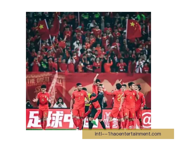 中国男足十八强赛客场补时绝平印尼点燃出线希望球迷彻夜沸腾热议